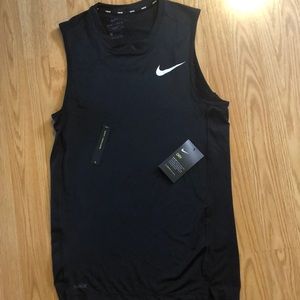 NEW WITH TAGS Nike team legend training sleeveless crew tank top size small